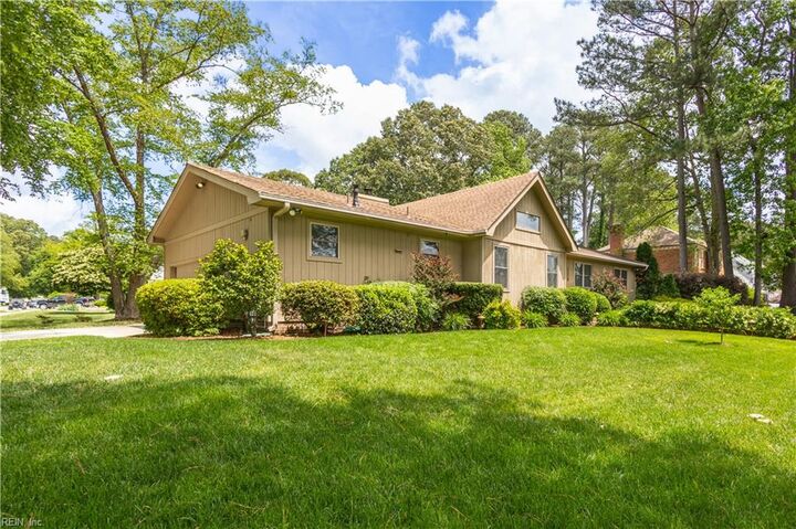 Property Photo:  2220 Wind Branch Cir  VA 23456 