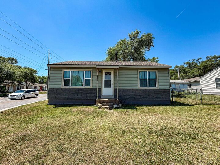 Property Photo:  1501-1501 1/2 N Ohio St  KS 67010 