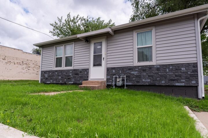 Property Photo:  1501-1501 1/2 N Ohio St  KS 67010 