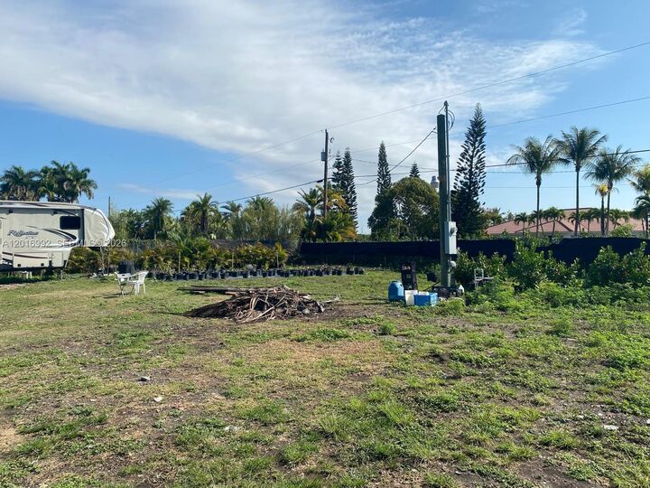 Property Photo:  15542 SW 212th Ave  FL 33187 