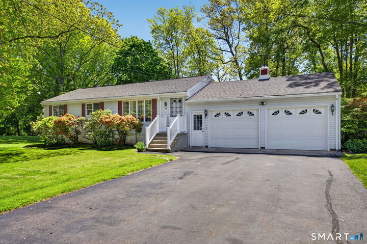 Property Photo:  12 Oak Hill Drive  CT 06513 