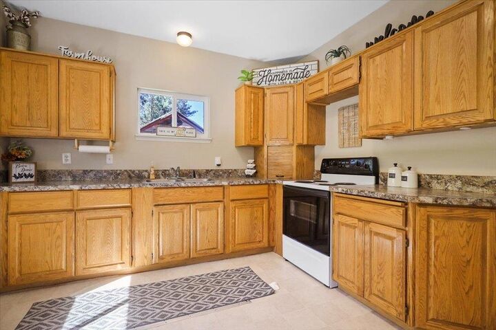 Property Photo: 8323 W Mission Rd WA 99224