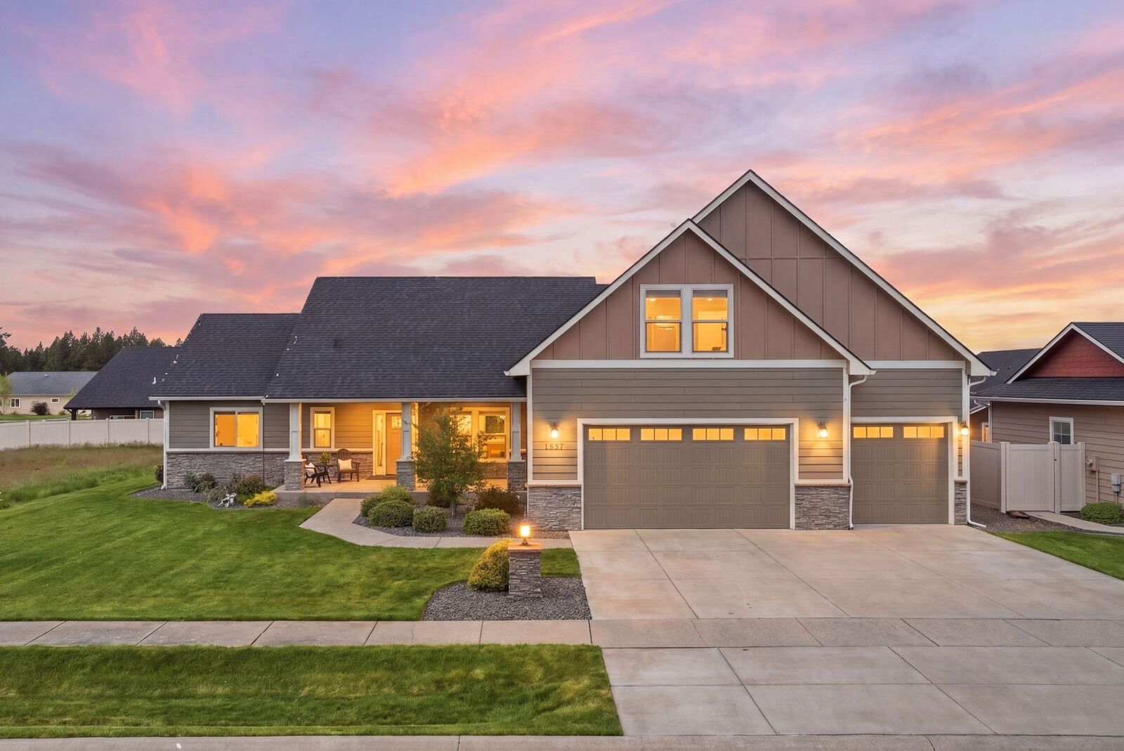 Property Photo:  1207 N Augusta Ln  WA 99006 