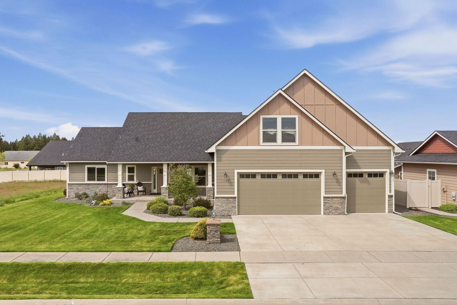 Property Photo: 1207 N Augusta Ln WA 99006