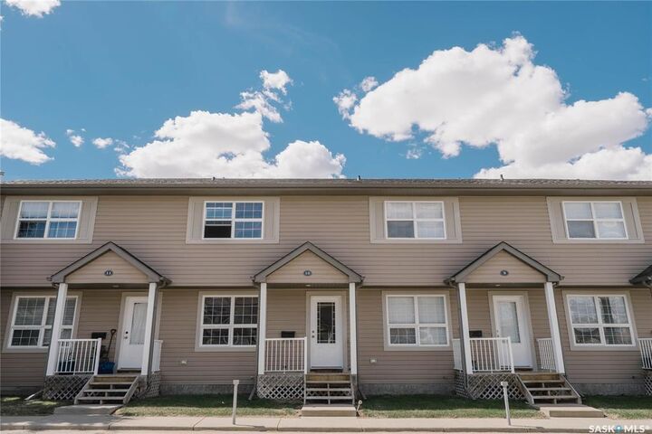 Property Photo:  300 Maccormack Road 10  SK S0K 0A2 