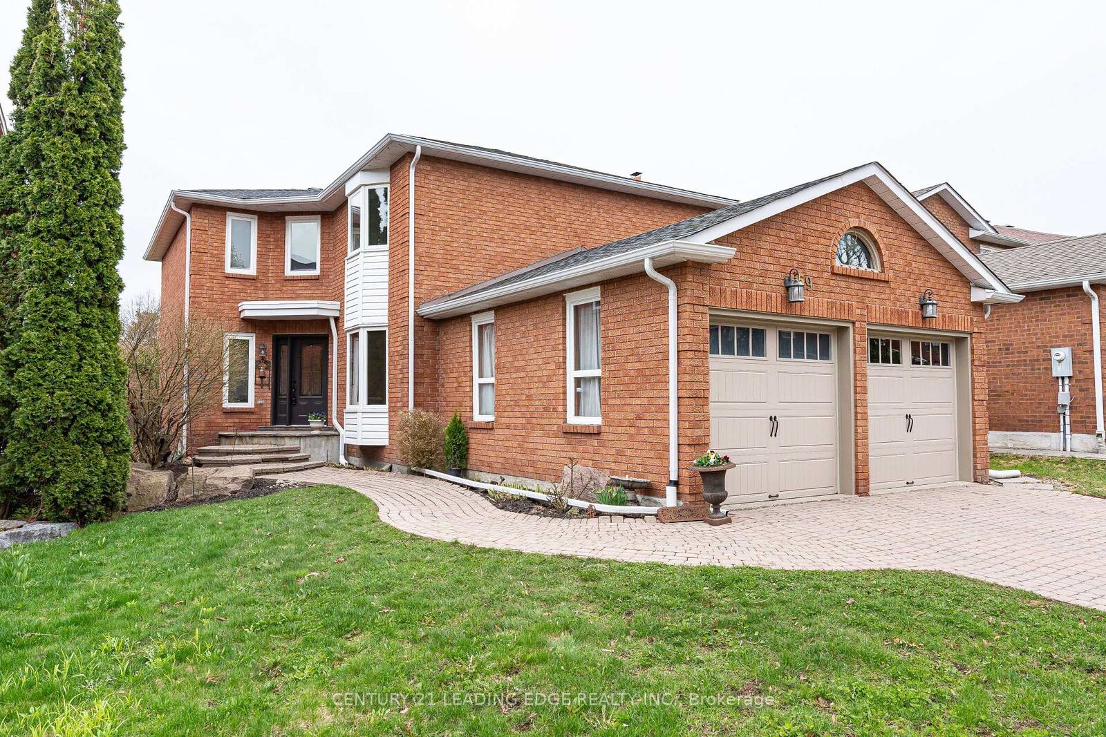 Property Photo:  59 Lanewood Drive  ON L4G 4V4 