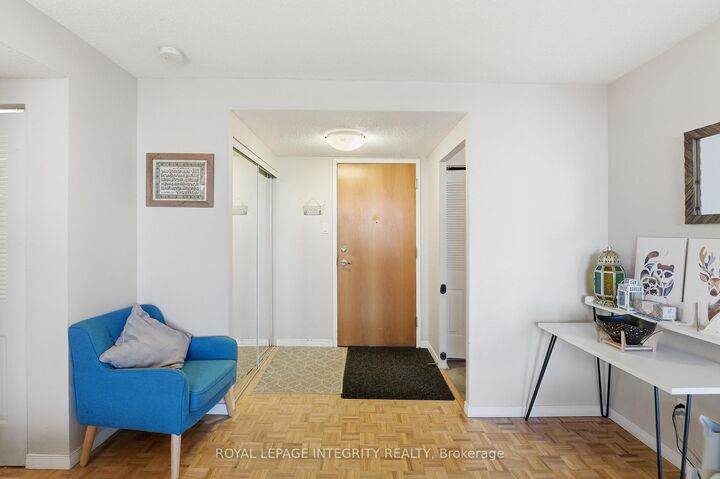 Property Photo: 2760 Carousel Crescent 1208 ON K1T 2N4