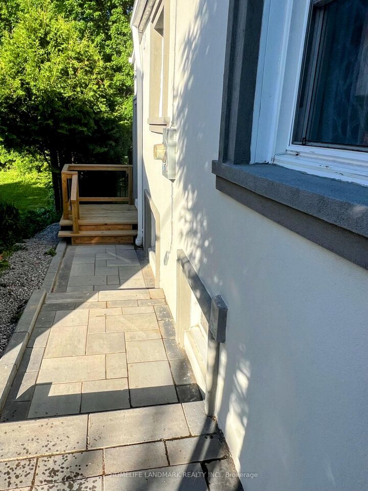 Property Photo: 181 Newton Street E ON L3Y 3K6