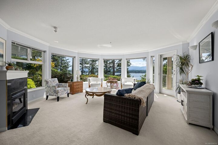 Property Photo:  2275 Comox Ave 202  BC V9M 1X6 