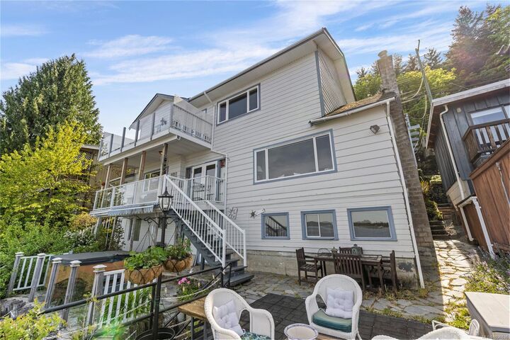 Property Photo:  363 Chemainus Rd  BC V9G 1Y1 