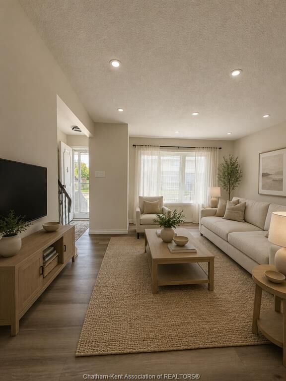 Property Photo:  241 Limeridge Road West 2  ON L9C 2V4 