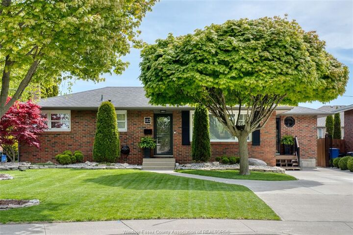112 Danforth Avenue — photo 1