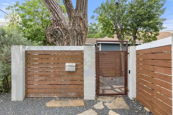 Property Photo:  613 W Annie Street A  TX 78704 