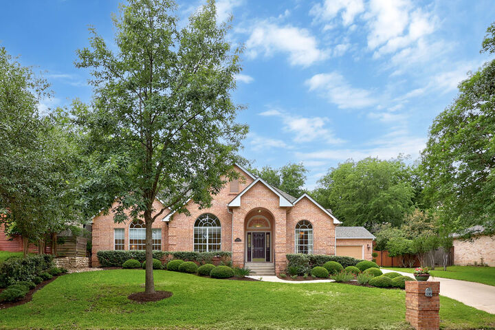 Property Photo:  6303 Amberly Place  TX 78759 