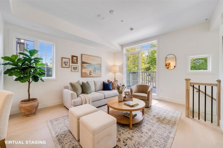 Property Photo:  918 W 32nd Avenue 204  BC V5Z 2K2 