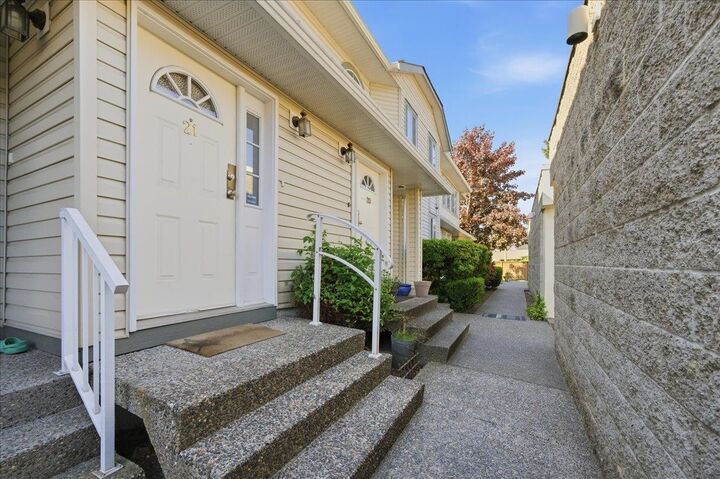 Property Photo: 5750 174 Street 21 BC V3S 7K3