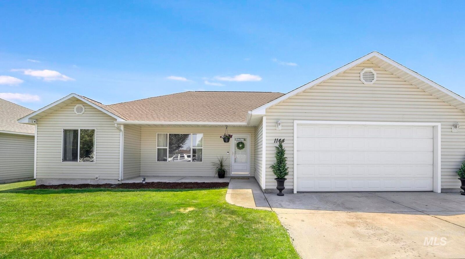 Property Photo:  1144 Cortes Loop  ID 83301 