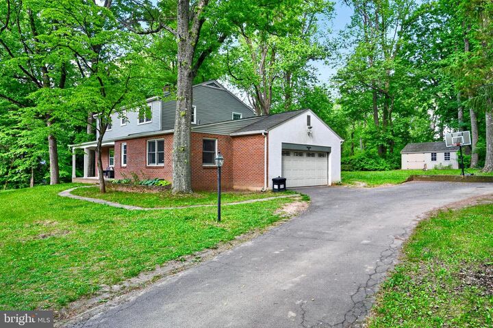 Property Photo:  2222 Oak Terrace  PA 19446 
