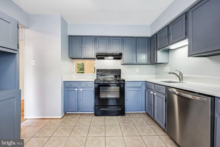 Property Photo:  2856 Burgundy Place  VA 22192 