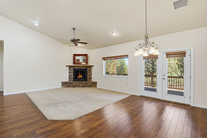 Property Photo:  613 E Hunter Drive  AZ 85541 