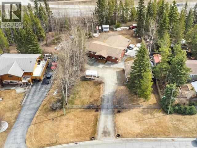 Property Photo:  246 Squanga Ave  YT Y1A 3Y6 