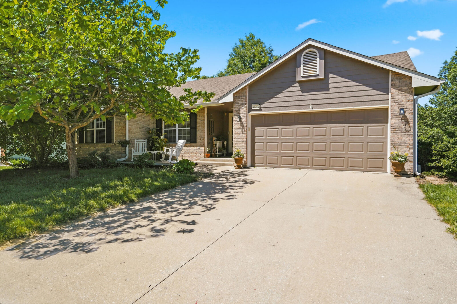 Property Photo:  3609 Blue Cedar Ln  MO 65203 