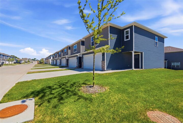 Property Photo:  488 Thomas Street  IA 52340 