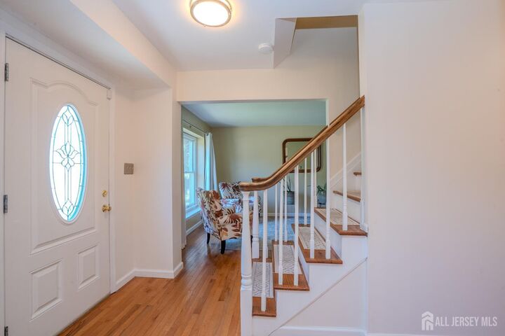 Property Photo:  46 Lynn Court  NJ 08902 