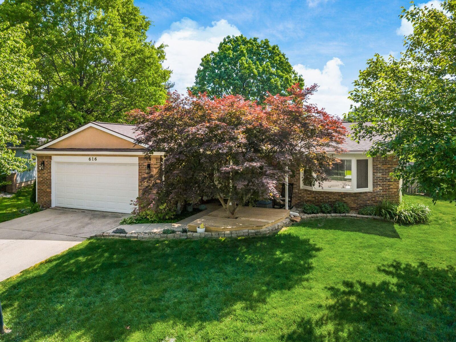 Property Photo: 616 Fawndale Place OH 43230