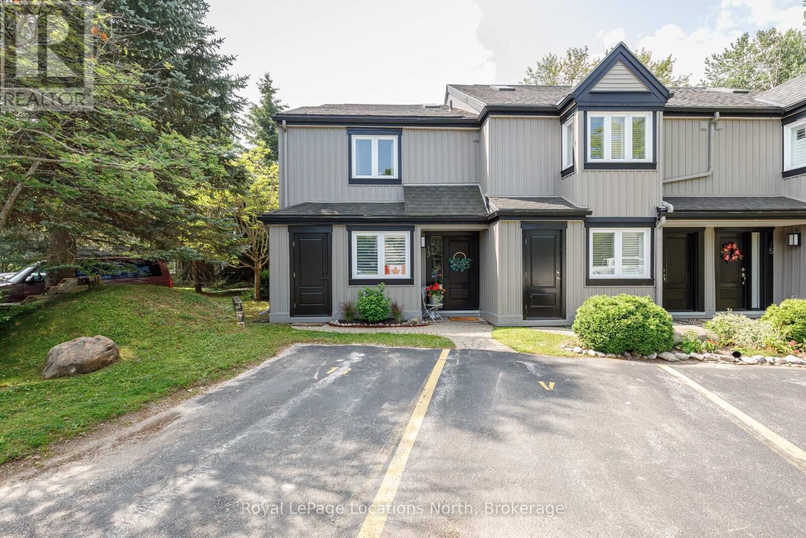 Property Photo:  5 Harbour Street East 13  ON L9Y 5C5 