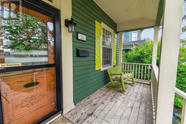 Property Photo:  24 Centre Street  ON N5R 2Z2 