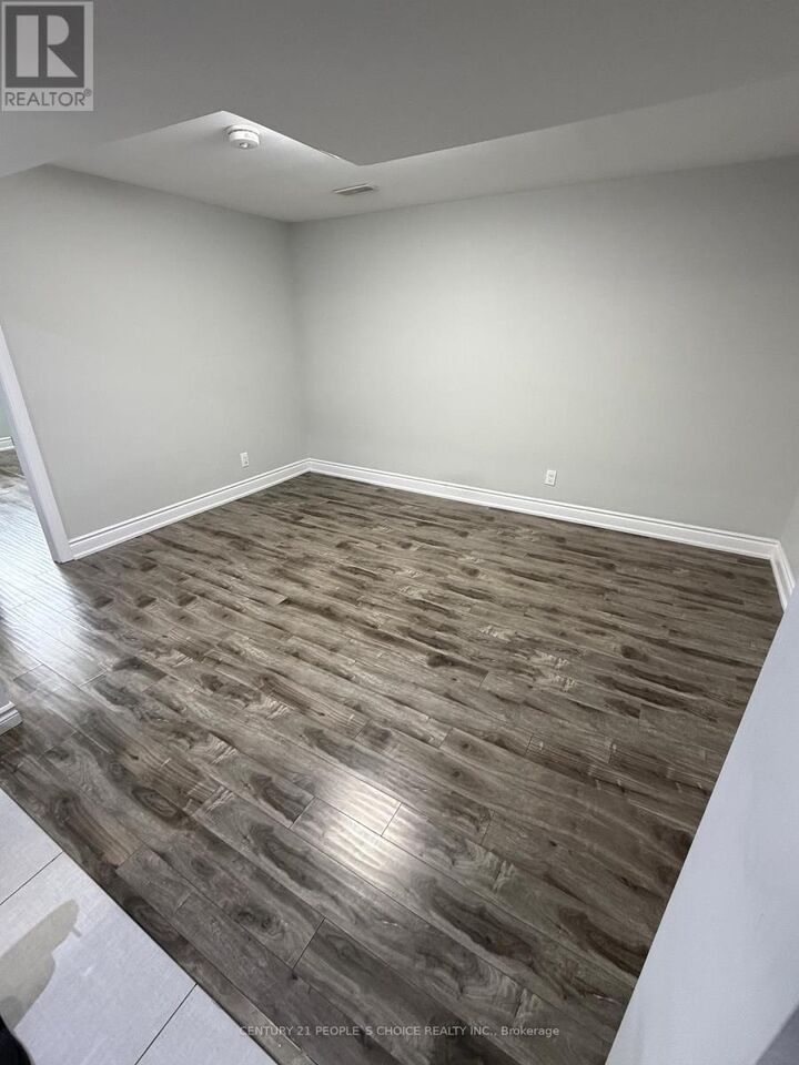 Property Photo:  38 Westhumber Boulevard East  ON M9W 3M6 
