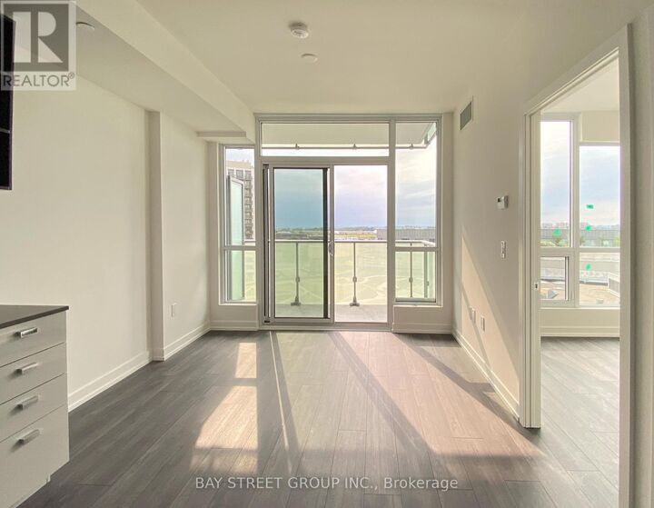 Property Photo:  10 De Boers Drive 814  ON M3J 0G5 