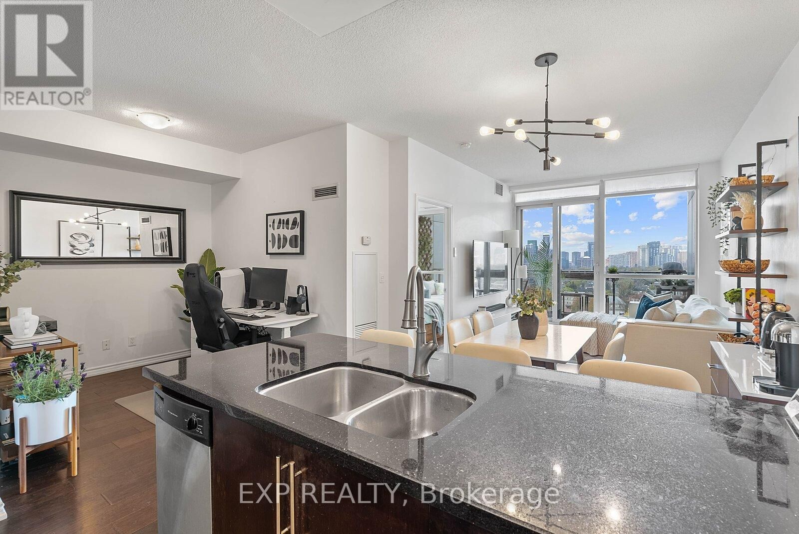 Property Photo:  2885 Bayview Avenue 1017  ON M2K 0A3 