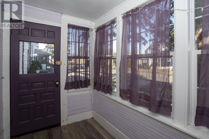 Property Photo:  128 Amelia St W  ON P7E 4A2 