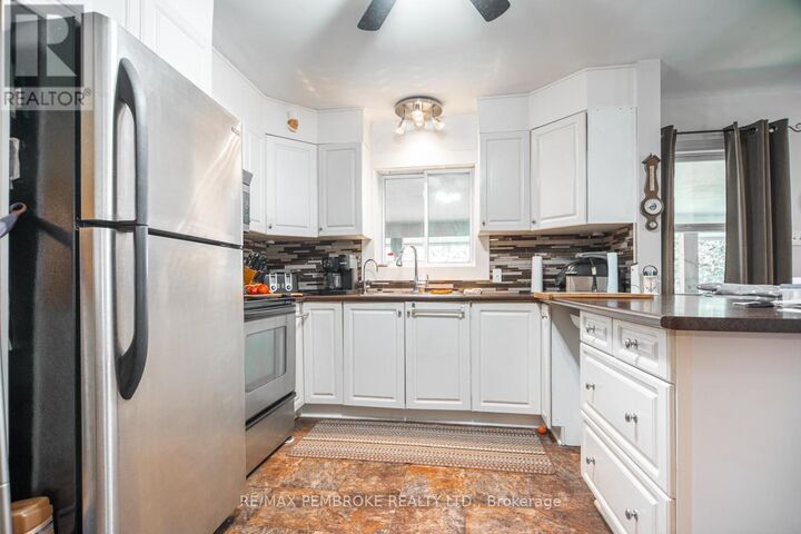 Property Photo:  714 Lacroix Bay Road  ON K0J 2L0 