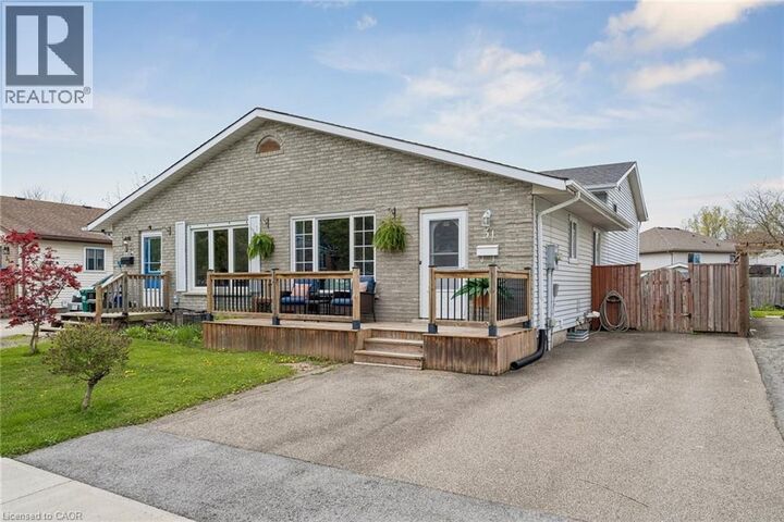 Property Photo:  31 Mayfair Drive  ON L3C 7A2 