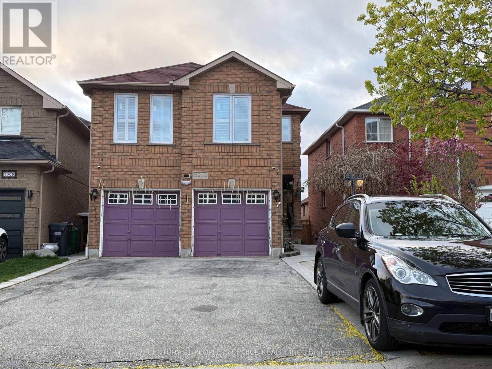 Property Photo:  5312 Hollypoint (Lower) Avenue  ON L5V 2L3 
