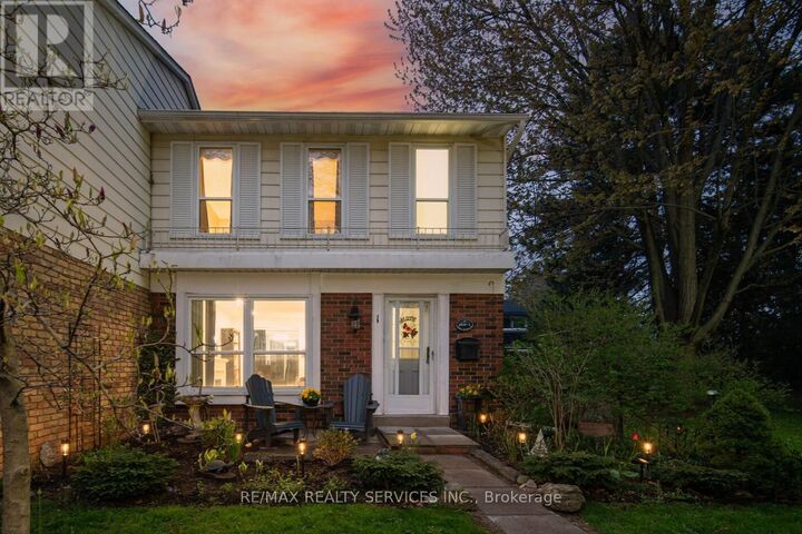 Property Photo:  2218 Upper Middle Road 1  ON L7P 2Z9 