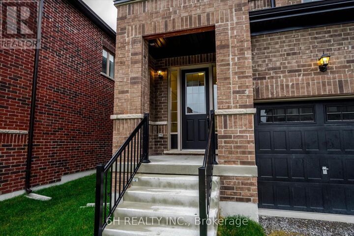 Property Photo:  816 Griffin Trail  ON K9K 0J4 