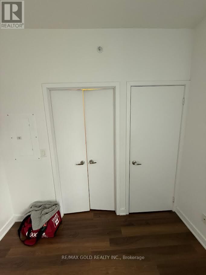 Property Photo:  210 Simcoe Street 904  ON M5T 0A9 