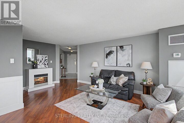 Property Photo:  11753 Sheppard Avenue East 821  ON M1B 5M3 