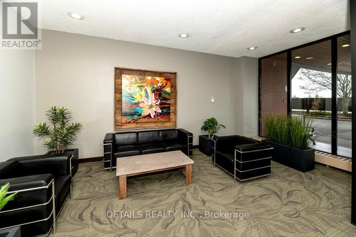 Property Photo:  2951 Riverside Drive 502  ON K1V 8W6 