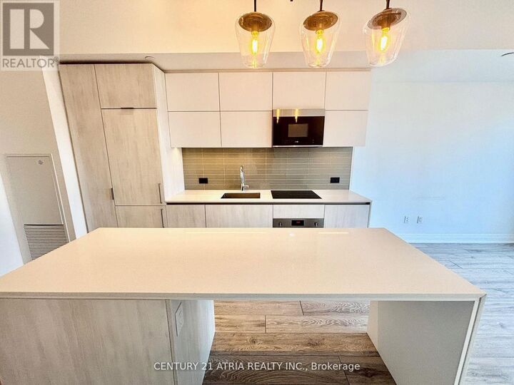 Property Photo:  21 Park Street East 712  ON L5G 1L7 