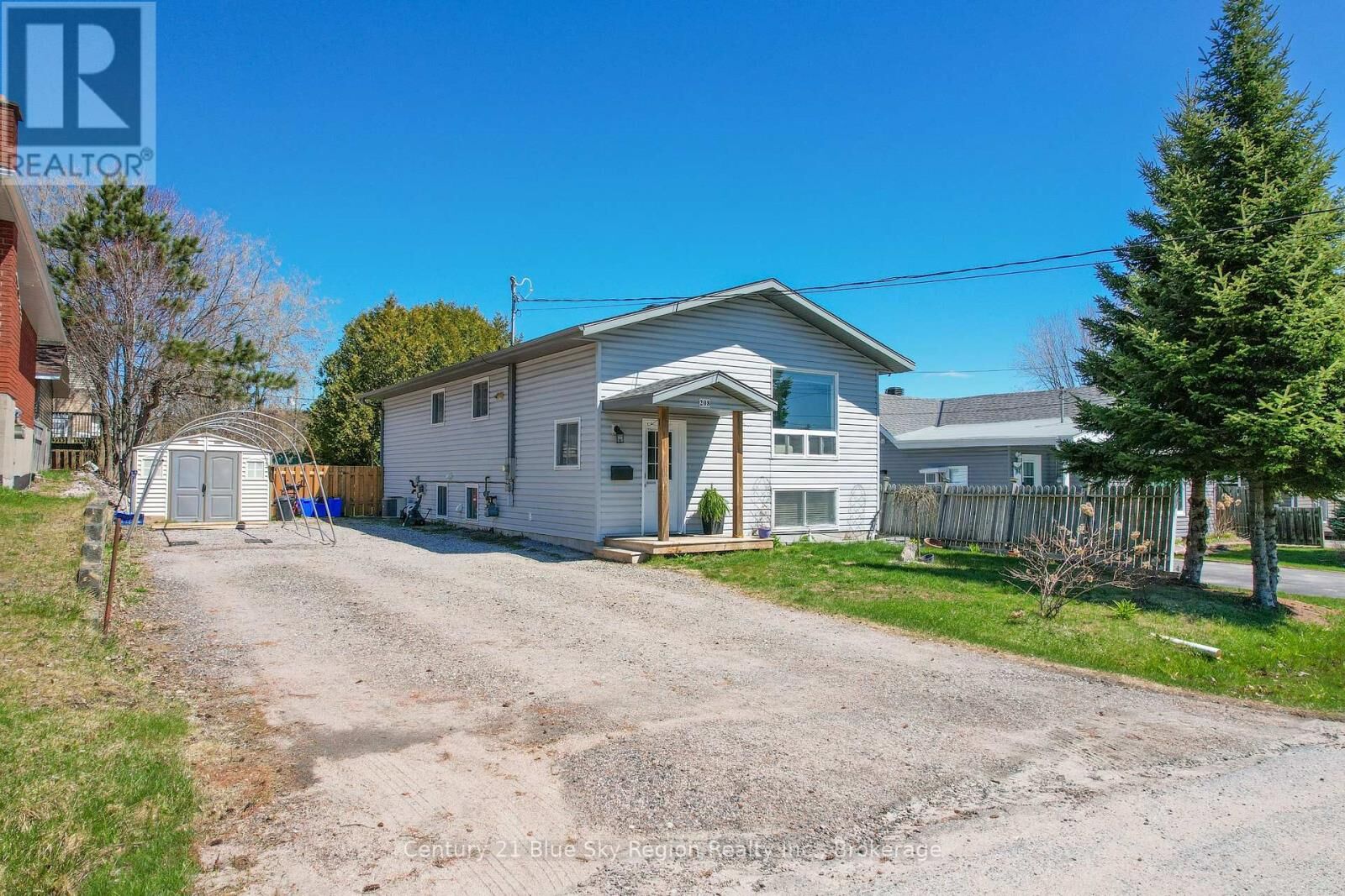 Property Photo:  208 Gould Avenue  ON P1B 7C7 