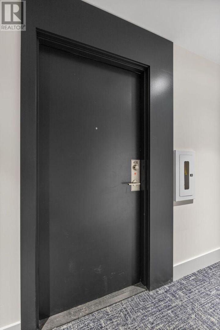 Property Photo:  1808 St Clair Avenue West 408  ON M6N 0C1 