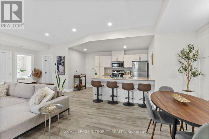 Property Photo:  100 Artesa Private A  ON K2S 0J8 