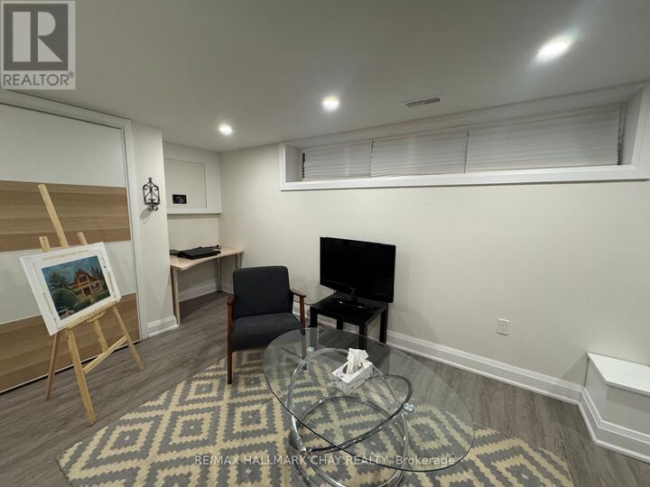 Property Photo:  1 Davidson Road  ON L4G 2A9 