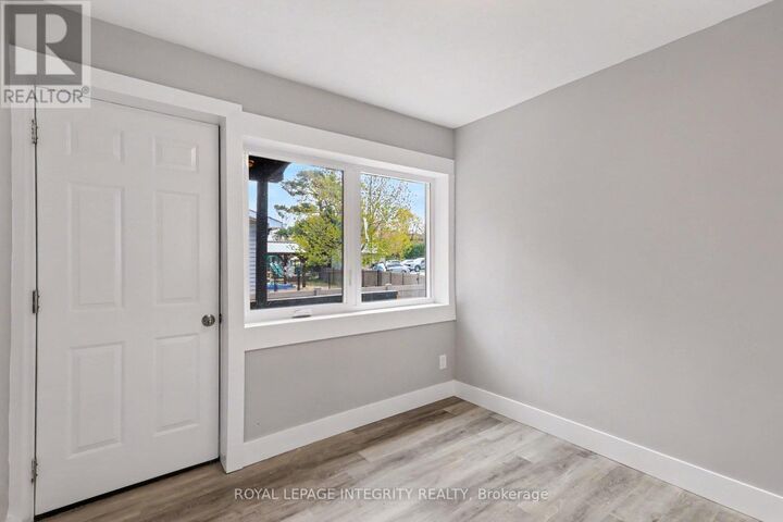 Property Photo:  222 McArthur Avenue  ON K1L 6P5 