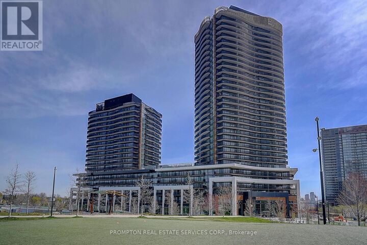Property Photo:  18 Esther Shiner Boulevard 1807  ON M2K 0J7 
